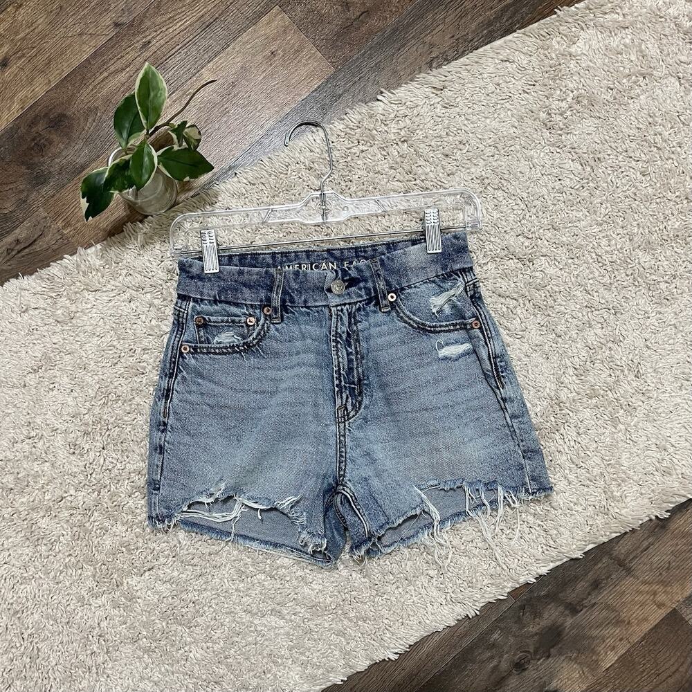 American Eagle Size 00 Distressed High-Rise Curvy Relaxed Shorts